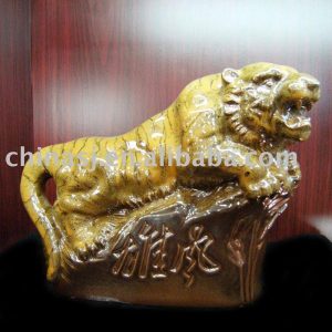 Ceramic tiger figurine WRYEQ28