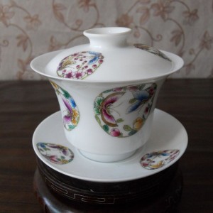 Porcelain Gaiwan butterfly and flower WRYAG37