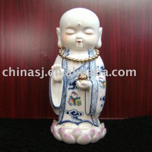 small ceramic figurine WRYEQ16