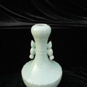 WRYKX01 Celadon garlic mouth porcelain vase 