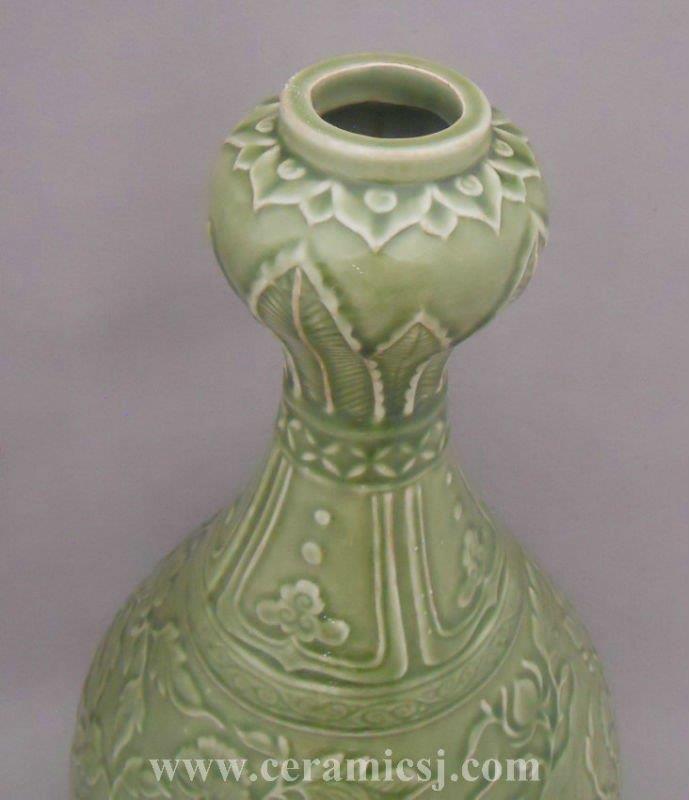 WRYPL07 Porcelain Garlic Mouth Vase With Engraved flower 