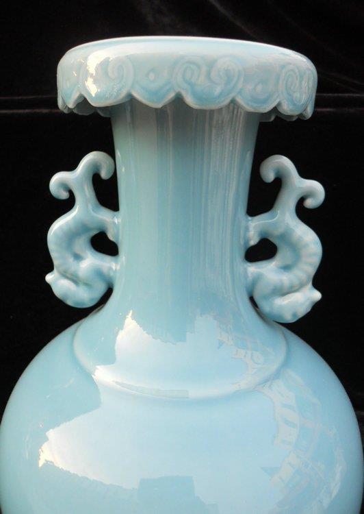 WRYKX06 Blue celadon ceramic vase 