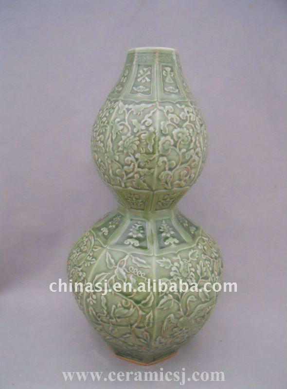 WRYPL08 hand Engraved celadon Porcelain Gourd Vase 