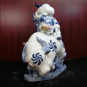 Typical Chinese blue and white Ceramic statue WRYEQ06