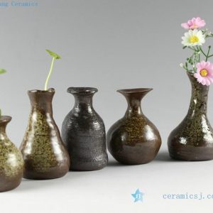 2A01 Small ceramic vases