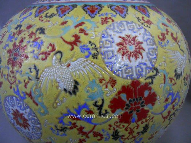 RYRK01 Qing Qianlong Dynasty yellow Famille rose Vase 