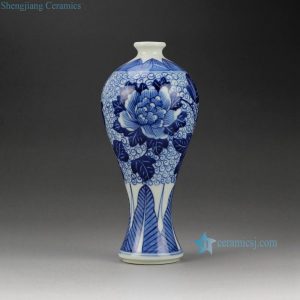 RYQA07-A Small ceramic vase hand painted floral pattern