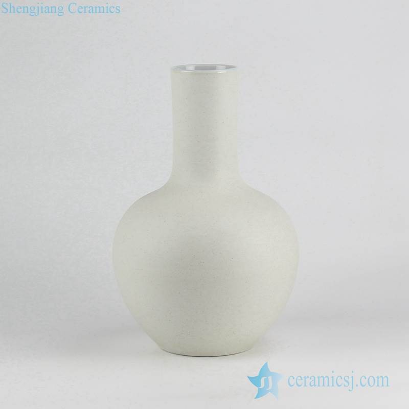 Globular shape crude clay surface pottery vase 