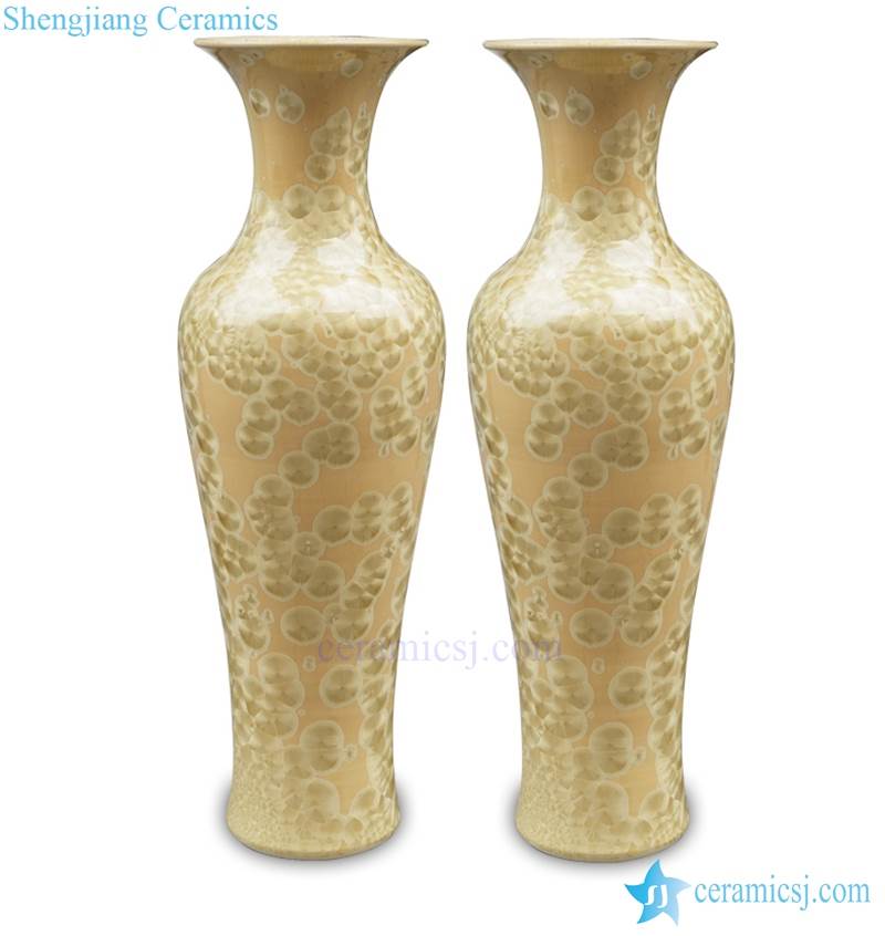 Tall ceramic vase 104