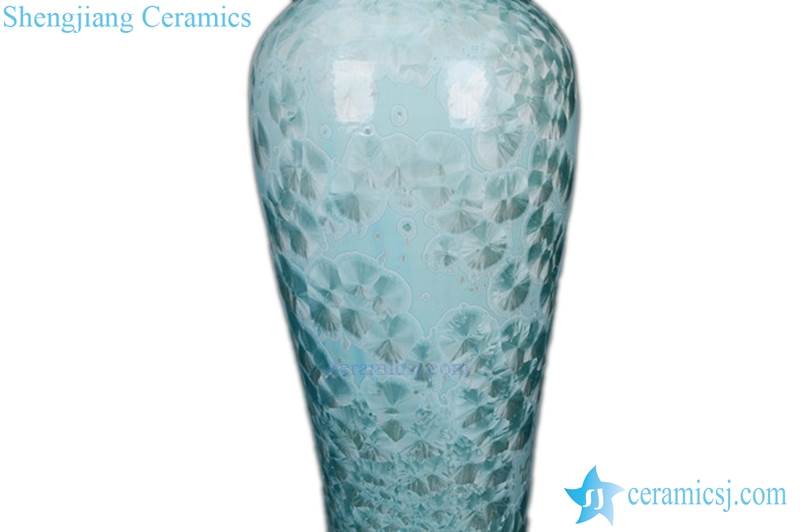 Gradient tall chinese ceramic vase