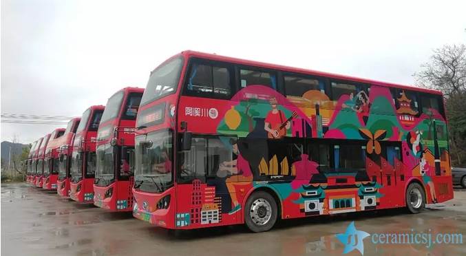 Double-decker Bus Runs in Jingdezhen