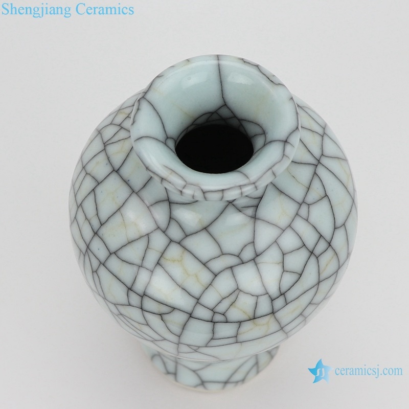 Shengjiang Longquan  fishtail vases top view 