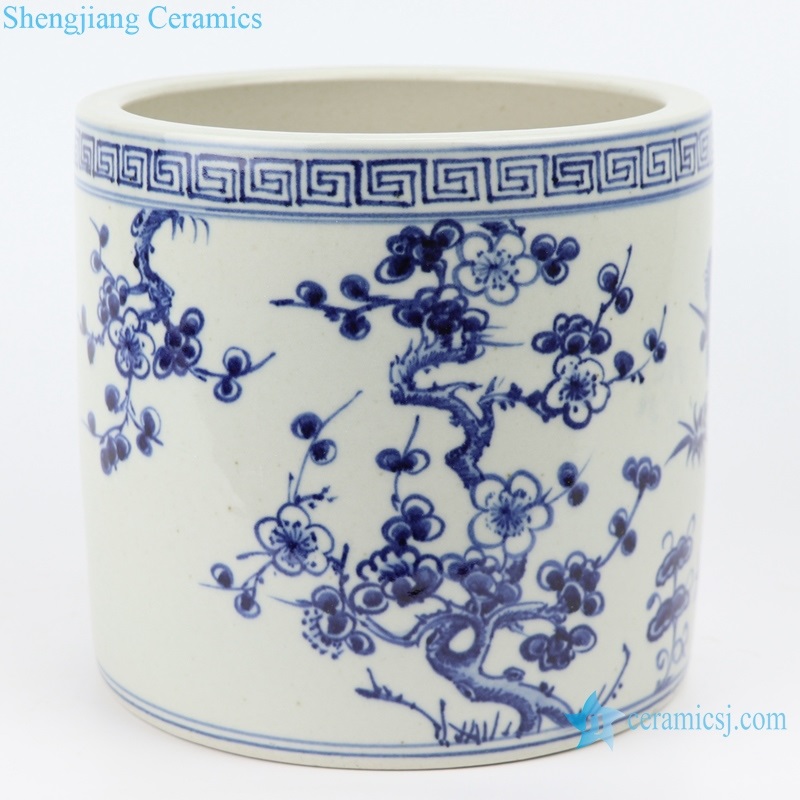 RZFH18-C Hand-painted blue and white year old cold three friends pine bamboo plum pen container