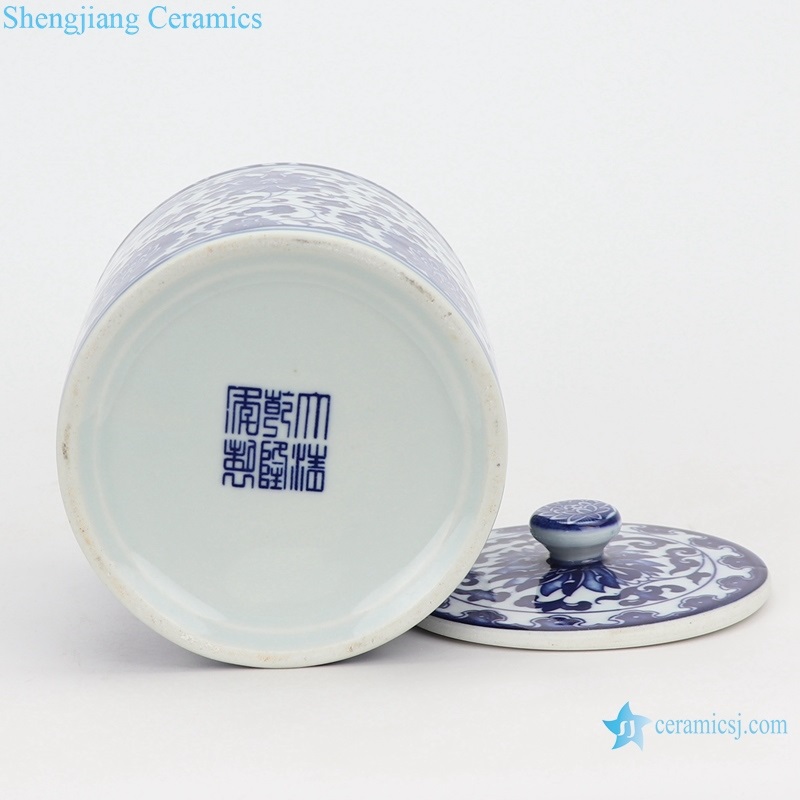 Jingdezhen blue and white tea pot bottom view 