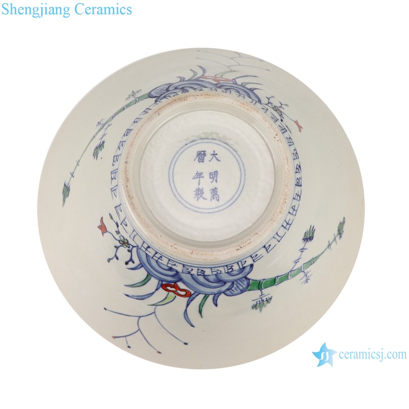 Blue and white fighting color mandarin duck playing water eight carp grain bowl