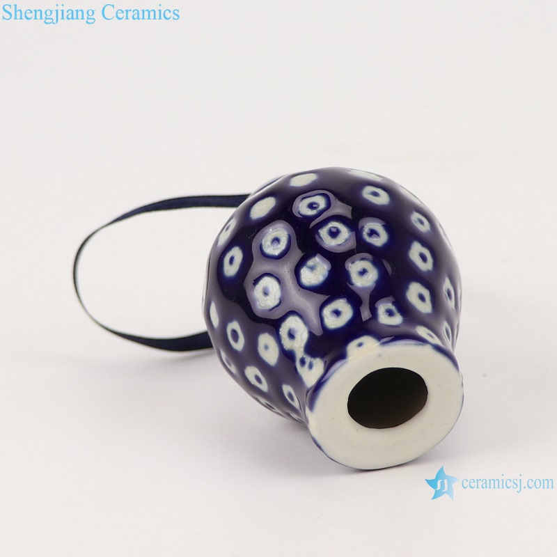 Blue&white ice plum white dot small porcelain general jar pendant