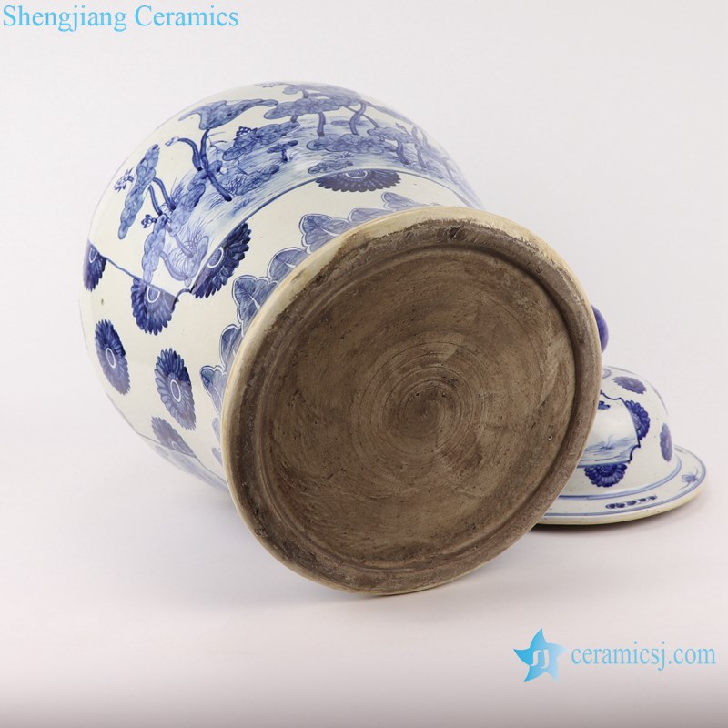 Blue and white handmade general pot of lotus design