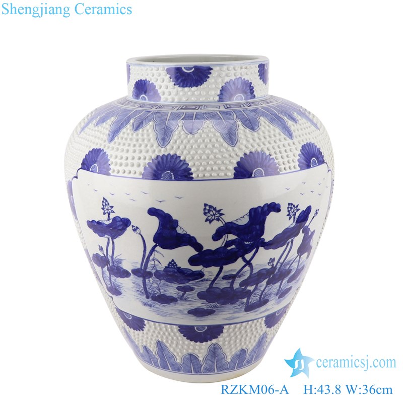 Blue&white handmade porcelain pots of lotus design storage pot