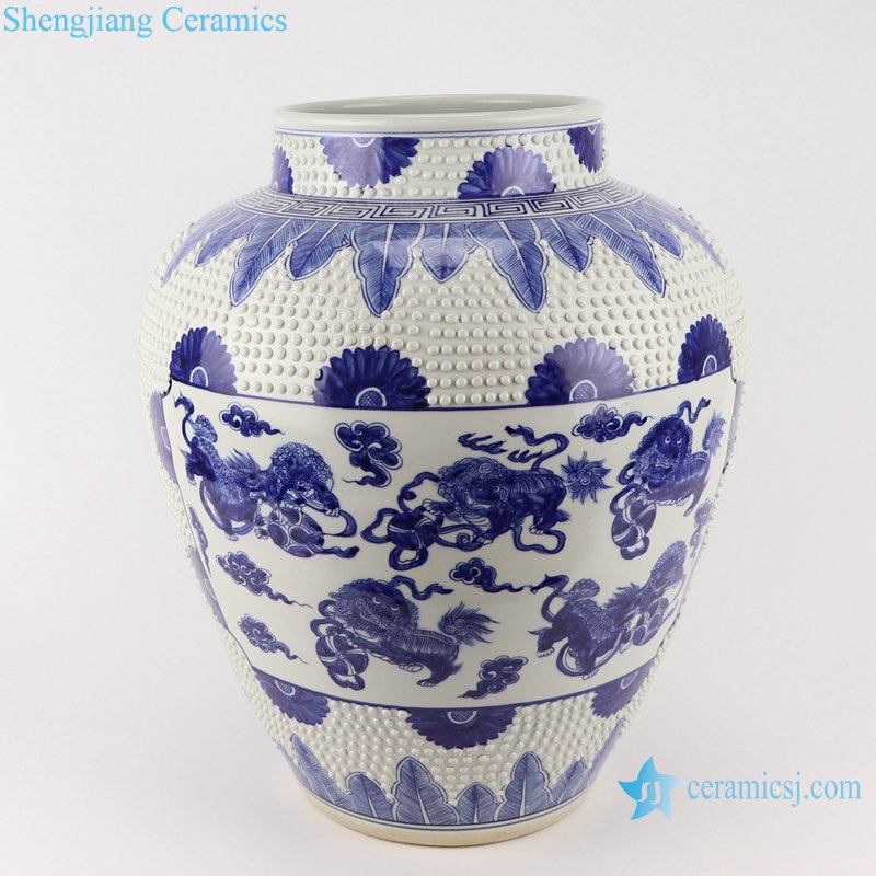 Blue&white handmade porcelain pots of dragon design storage pot