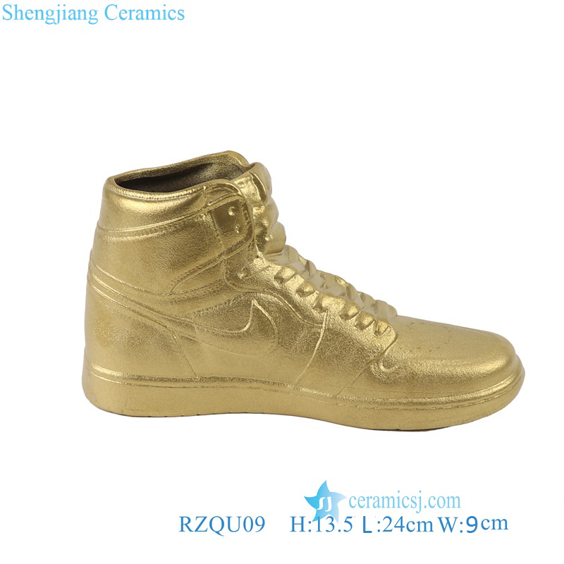 RZQU09-10 sports ceramic shoes for decoration