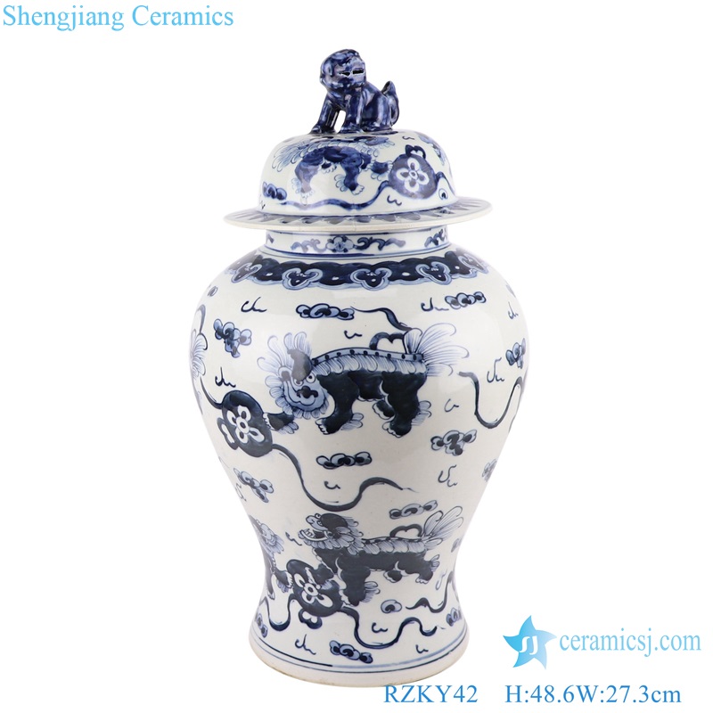 Blue and white Porcelain Antique Design Lion Design Ceramic pot Temple Ginger jars with lion head