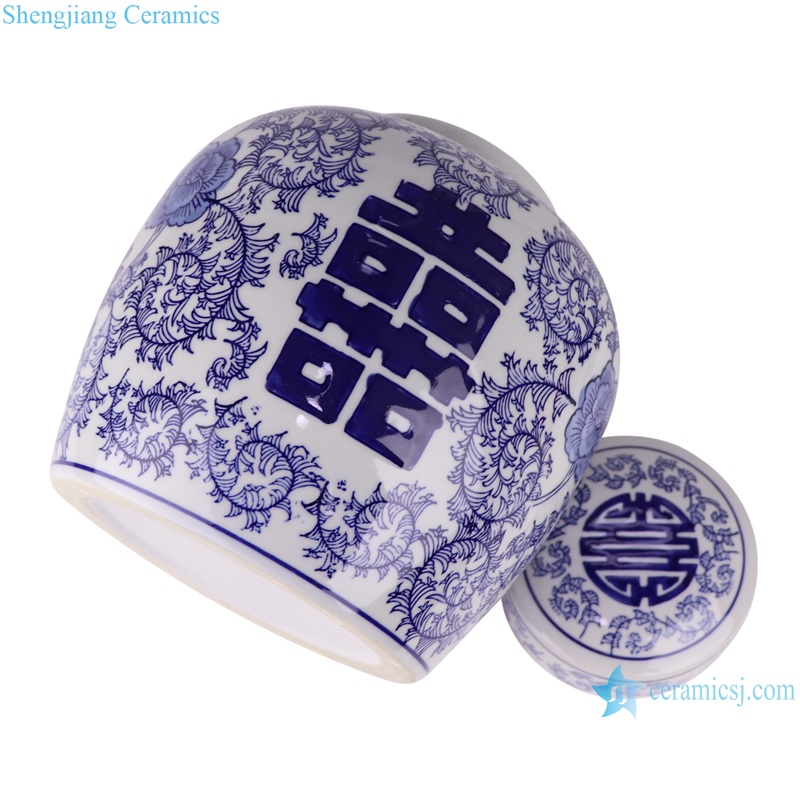 RXAE-FL16-199 Blue and white tea canister with four square characters