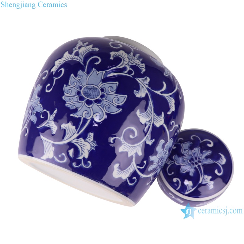 RXAE-FL16-495 Blue and white flat top pot with wrapped lotus