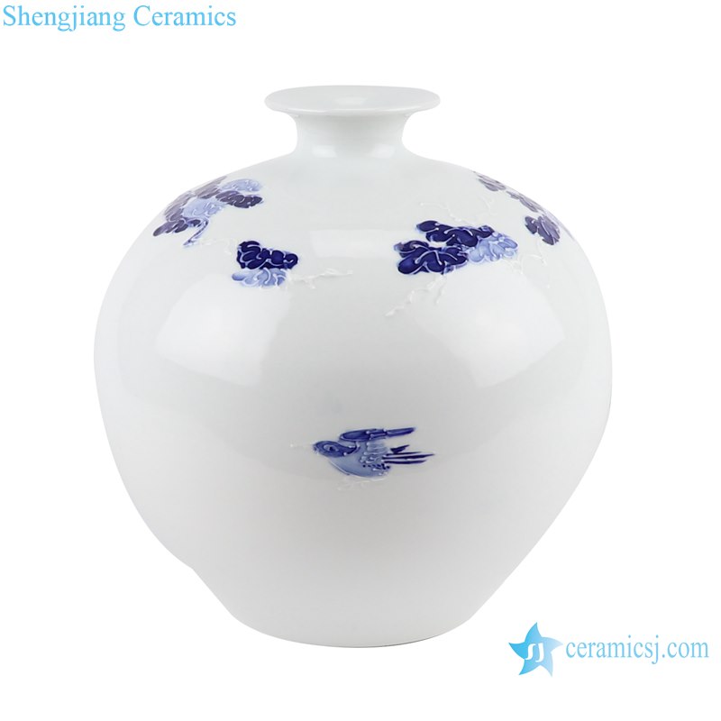 RYCI46-C Jingdezhen blue and white flower and bird pattern guava shape ceramic vase
