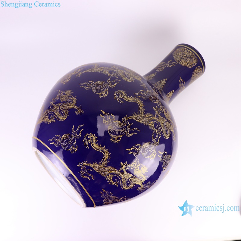 side view of RYRJ20-B Qianlong period blue background golden color dragon pattern ceramic globular decorative vase