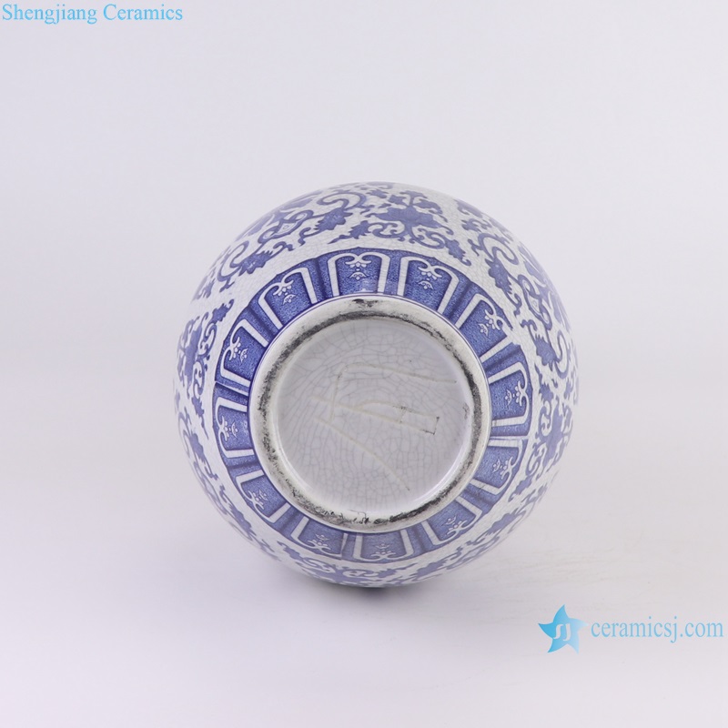 bottom view of RYUJ60-C Blue and White cracked glazed interlocking branch pattern porcelain decorative vase