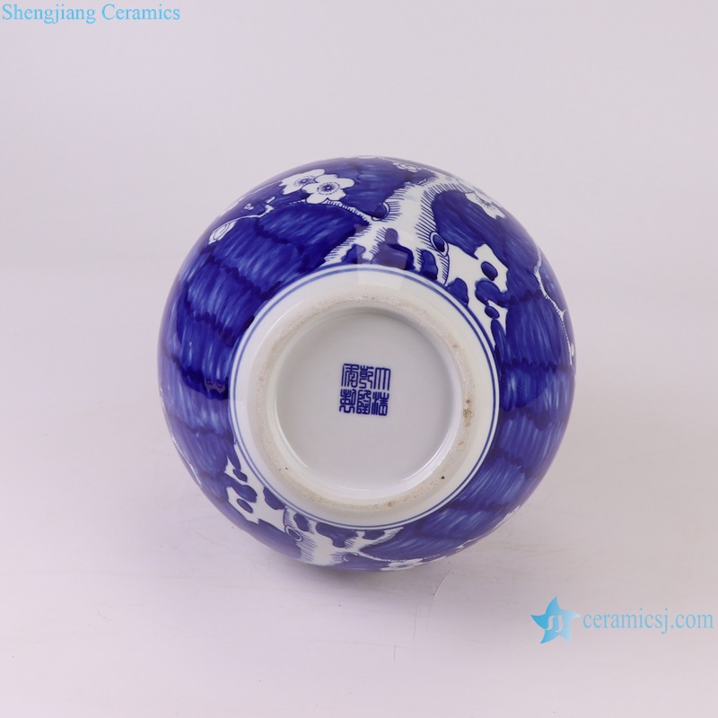 RYCI68-A blue and white Porcelain Dark blue glazed Ice plum Ceramic globular Vase--bottom view