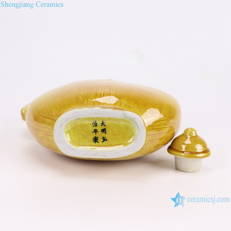 RYWN34-A Yellow Color Glazed Phoenix Pattern Chicken Head Pot Ceramic Decorative Kettle Pot--bottom view