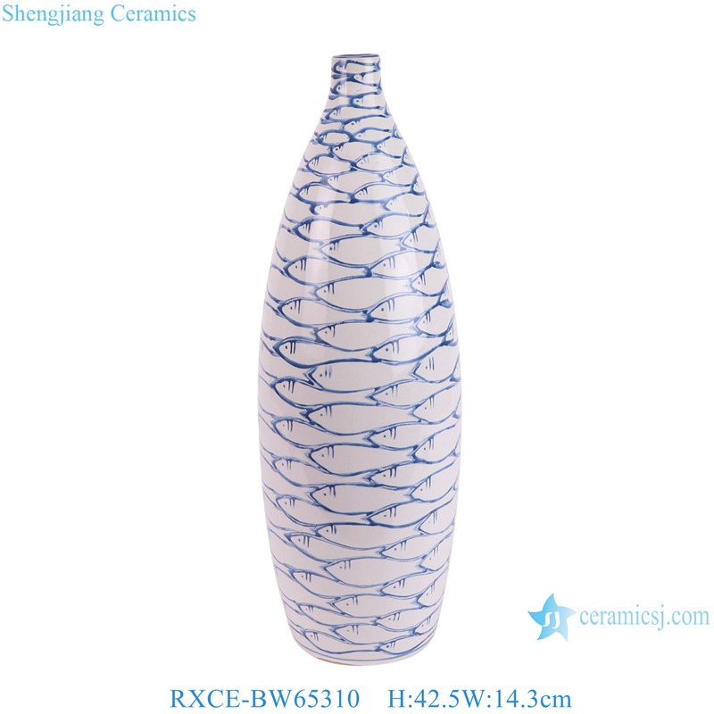 RXCE-BW65310 blue and white hand painted fish pattern small mouth ceramic vase for home decoration
