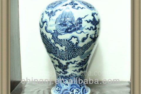 RYWC10 Antique Ming Dynasty Chinese Vase
