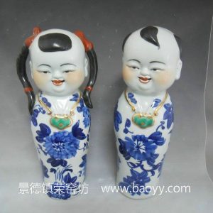 Chinese boy and girl blue and white ceramic figurine WRYJM05