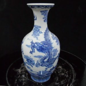 WRYJU06 8" Blue and White Dragon porcelain Vase 
