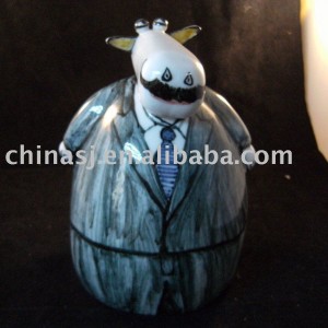 amused animal Ceramic cow figurine WRYEK02