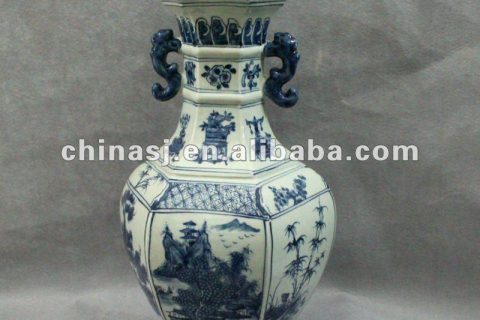 Blue and white triangular form porcelain jar RYUK07