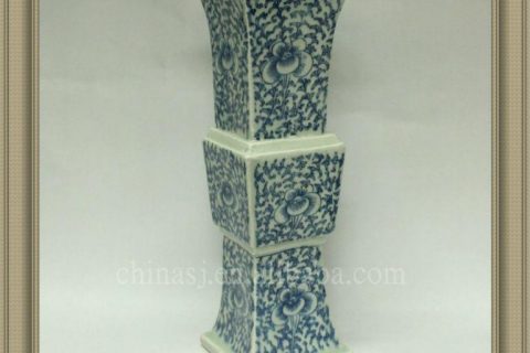 RYWD02 Ming Dynasty antique blue and white vase