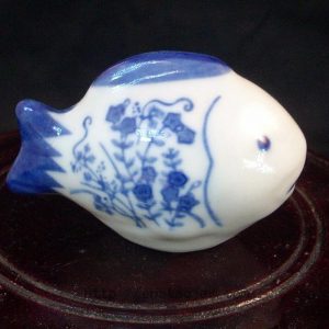 RYAP04 Blue and White Porcelain fish figurine 