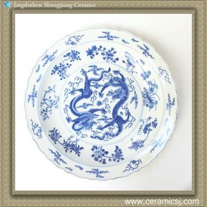 RYQQ43 17inch Hand painted Dragon design Blue and white Porcelain Charger