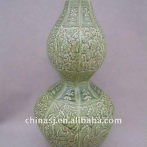 WRYPL08 hand Engraved celadon Porcelain Gourd Vase 