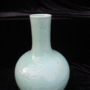 WRYKX10 Chinese celadon porcelain vase 