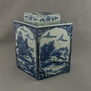 RYUK01 H12.5" Jindezhen Porcelain Blue and White jars, Hand painted Qing dynasty reproduction