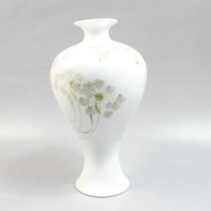 RYZO01 11.8" Chinese painted porcelain white vases for sale