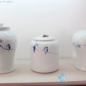 2U03 Ceramic vases and jars