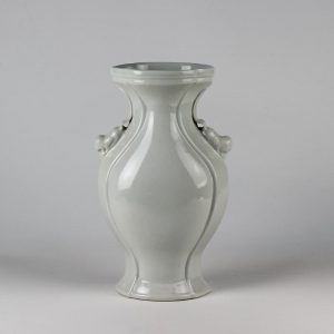 C82-1 White Ceramic Vases