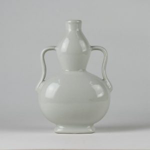 C82-2 White Ceramic Gourd Vases