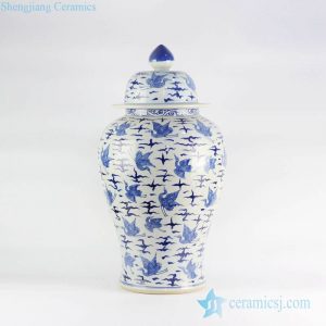 RYLU122    Chinese porcelain hand paint  blue and white crane pattern home decor jar