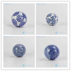 RYPU23-C/D/E/F    Different floral pattern cute blue and white ceramic Christmas balls